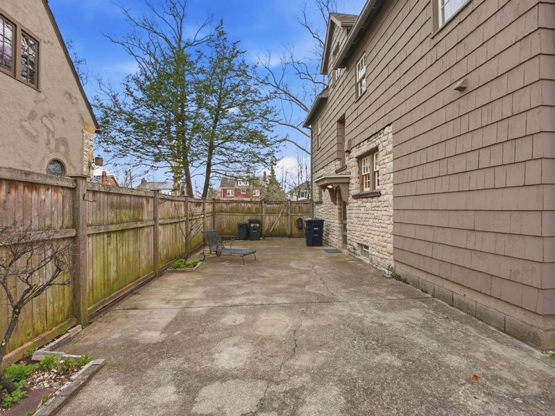 2448 Sherwood Road, Columbus, OH 43209 Photo 68