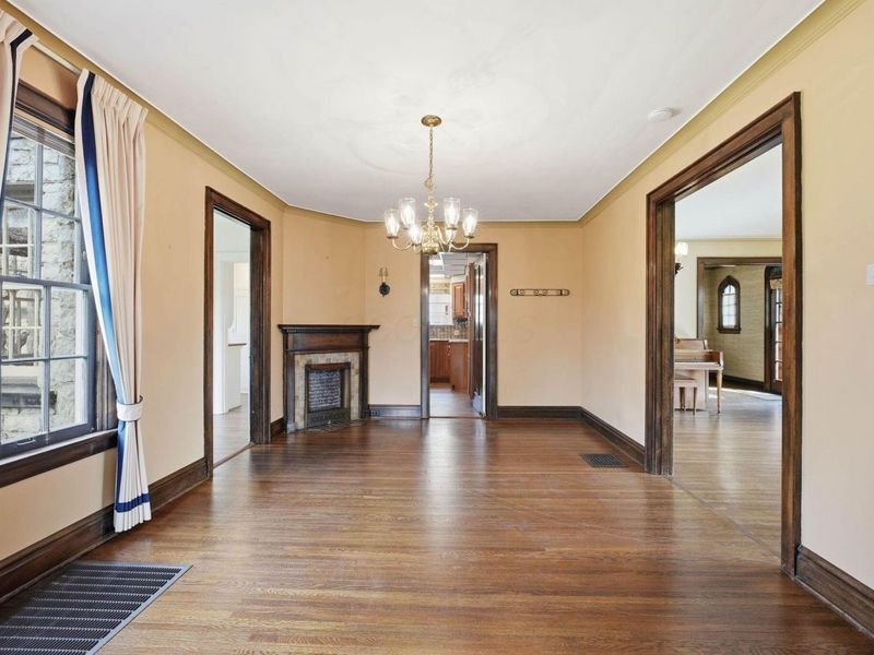 2448 Sherwood Road, Columbus, OH 43209 Photo 9