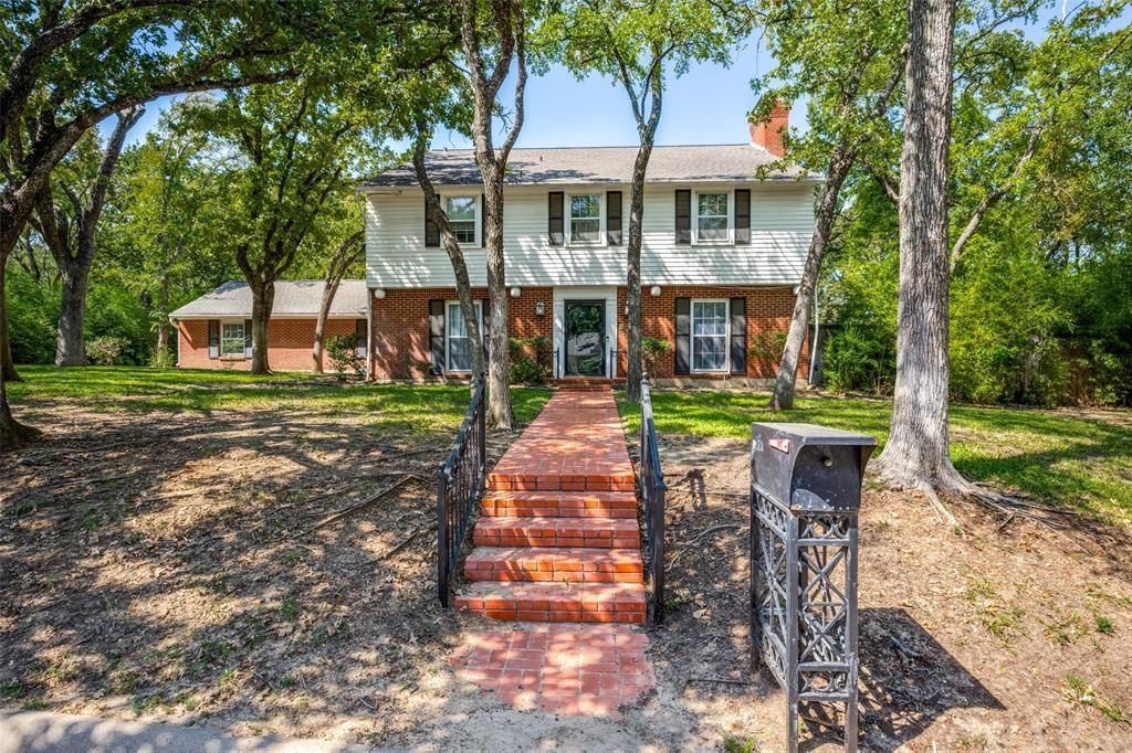 1919 Maid Marion Place, Denton, TX 76209 Main Photo