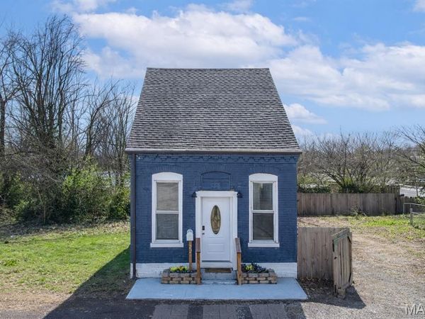 22 S 15th Street, Belleville, IL 62220