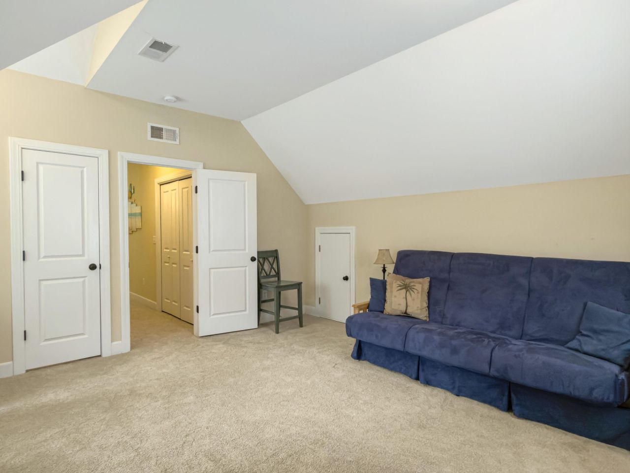 700 Majestic Oaks Drive Photo 14