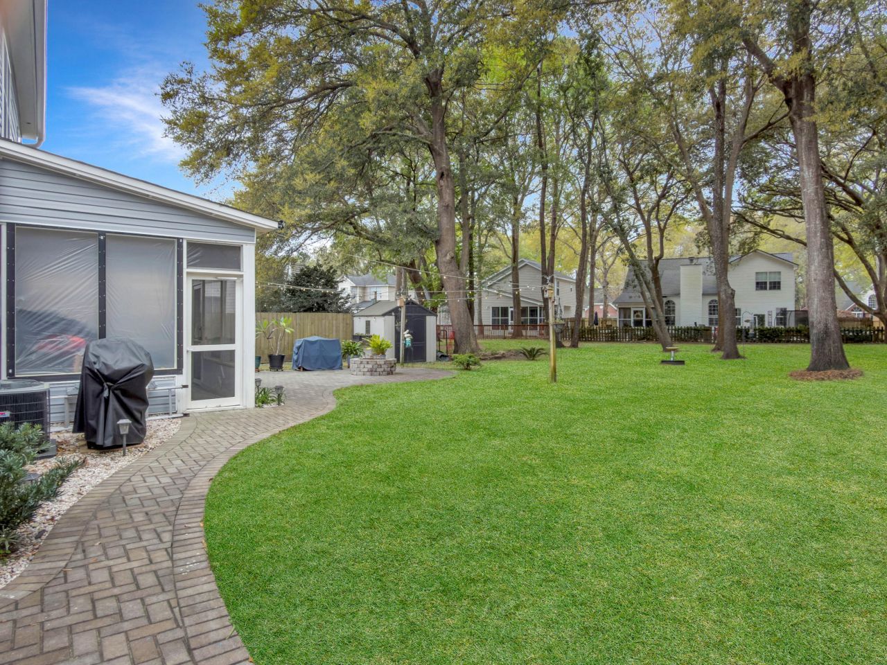 700 Majestic Oaks Drive Photo 18