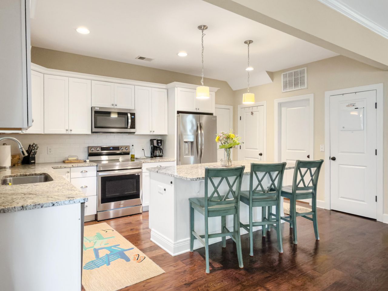 700 Majestic Oaks Drive Photo 6