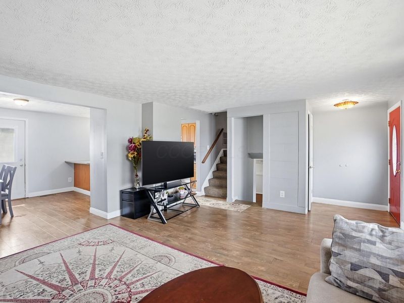 8055 Eliot Drive, Reynoldsburg, OH 43068 Photo 1