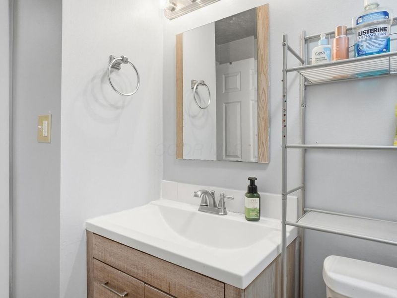 8055 Eliot Drive, Reynoldsburg, OH 43068 Photo 12