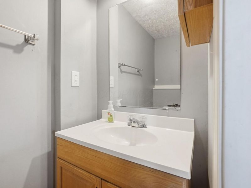 8055 Eliot Drive, Reynoldsburg, OH 43068 Photo 26