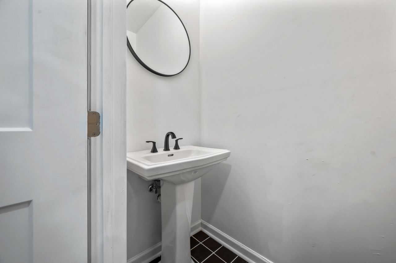 5829 Althea Avenue Photo 6