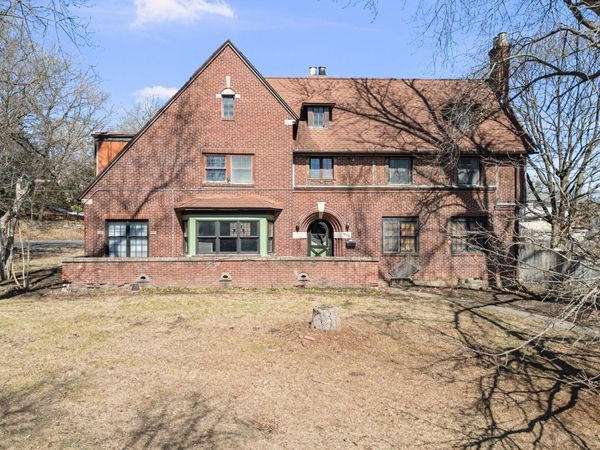 1012 5th Avenue S, Clinton, IA 52732