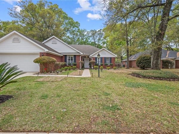 550 Lakeview Woods Drive, Mobile, AL 36695