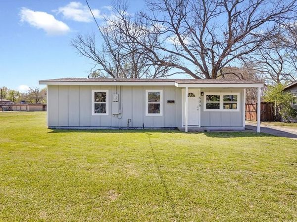 606 S Contemporary Drive , Sherman, TX 75092