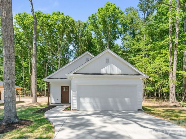 2123 Woodhurst Lane, Albemarle, NC 28001