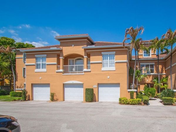 5020 Fairways Circle, Unit 202, Vero Beach, FL 32967