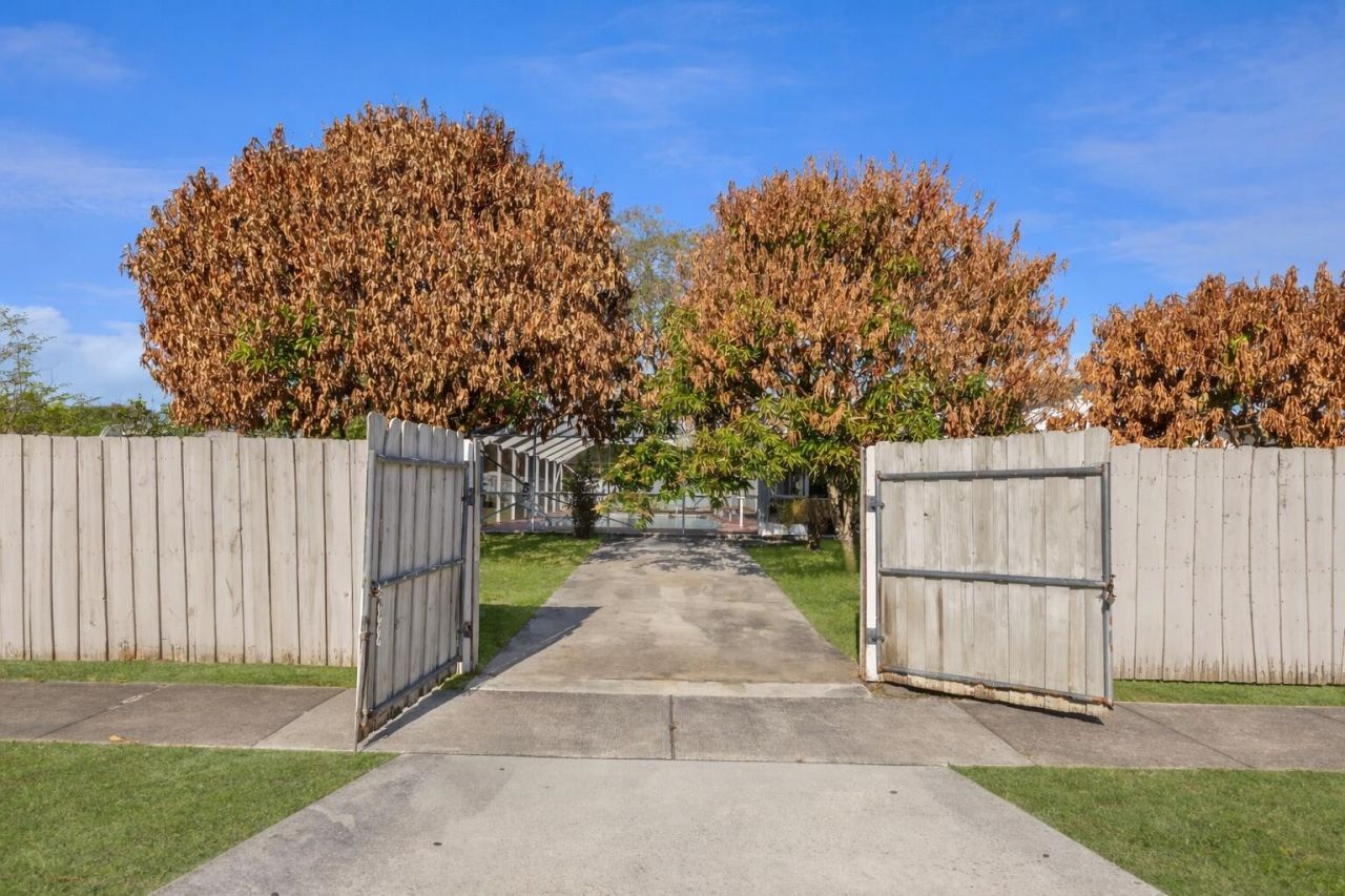 202 SW Dabney Drive, Port Saint Lucie, FL 34983 Photo