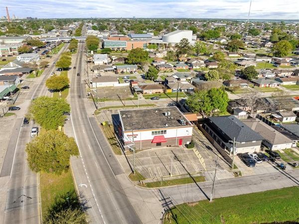 1401 E JUDGE PEREZ Drive, Chalmette, LA 70043