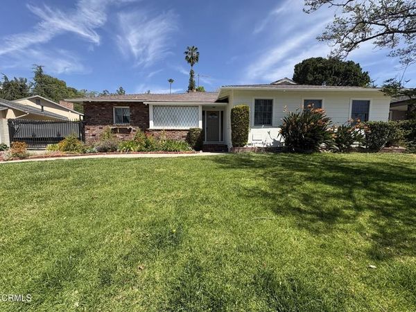 337 Knight Way, La Canada Flintridge, CA 91011