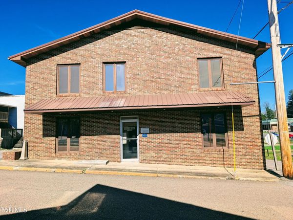 133 Mcclure Avenue, Clintwood, VA 24228