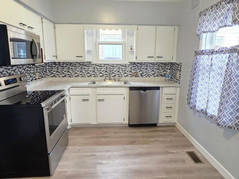 3421 W 99th Street, Cleveland, OH 44102 Photo 9