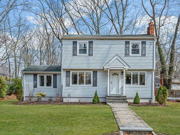 5 Valley Circle , Miller Place, NY 11764