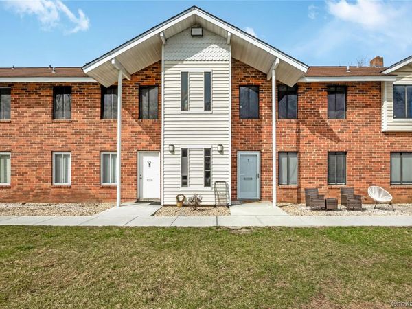 8 Cheyenne Court, Unit 8, Coram, NY 11727