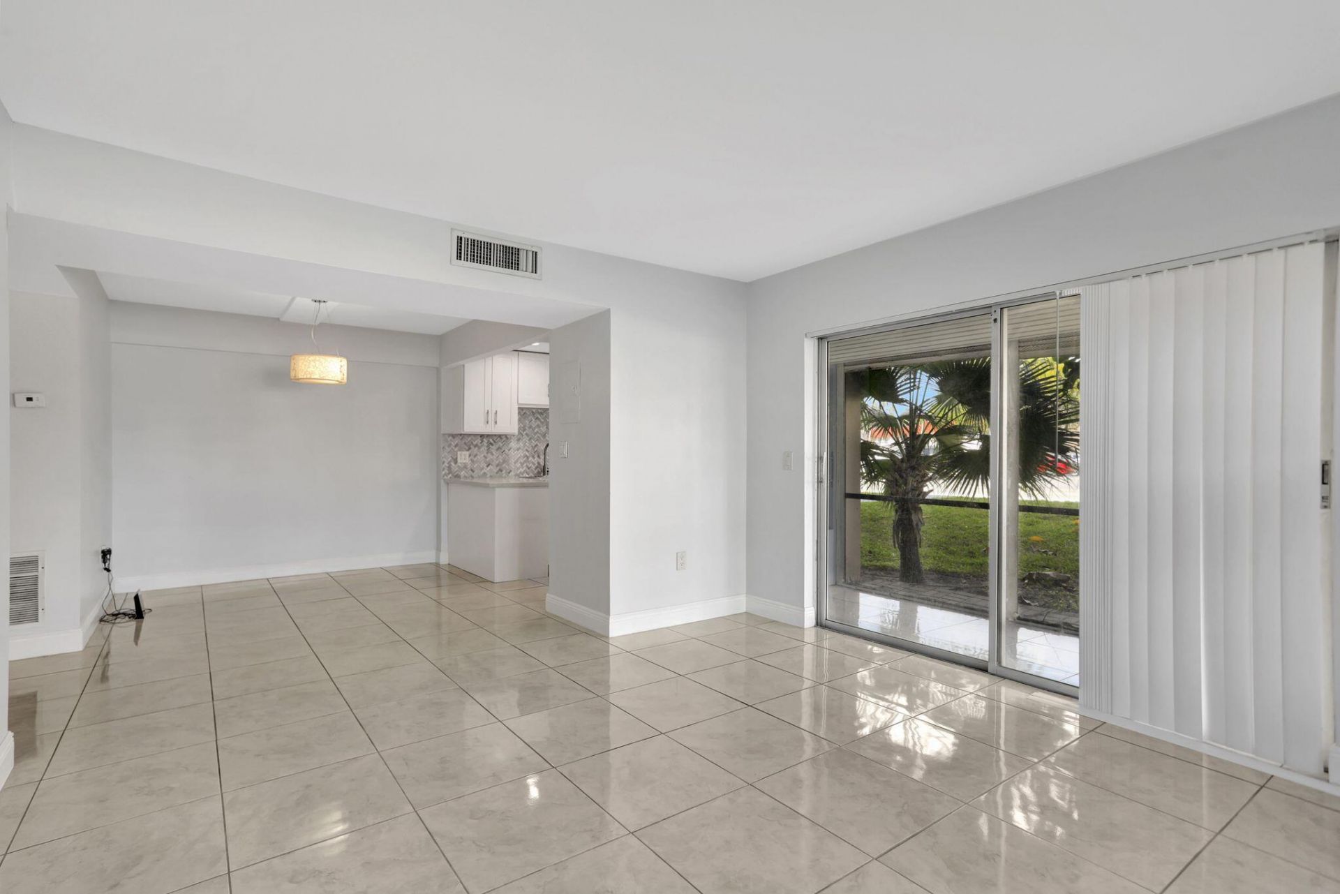 4156 Inverrary Drive, Unit 111, Lauderhill, FL 33319 Photo