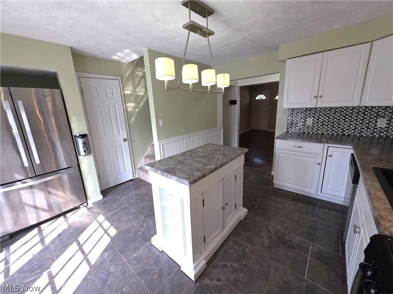 80 May Avenue, Northfield Village, OH 44067 Photo 5