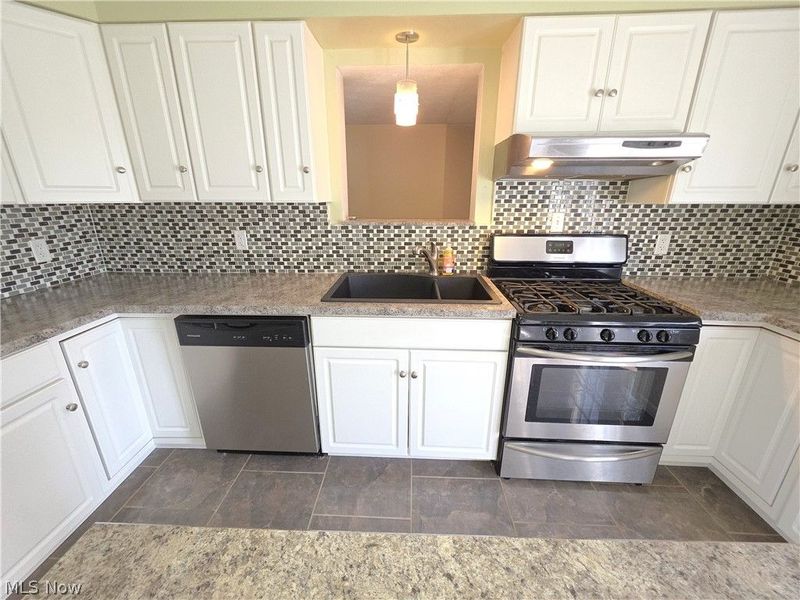 80 May Avenue, Northfield Village, OH 44067 Photo 7