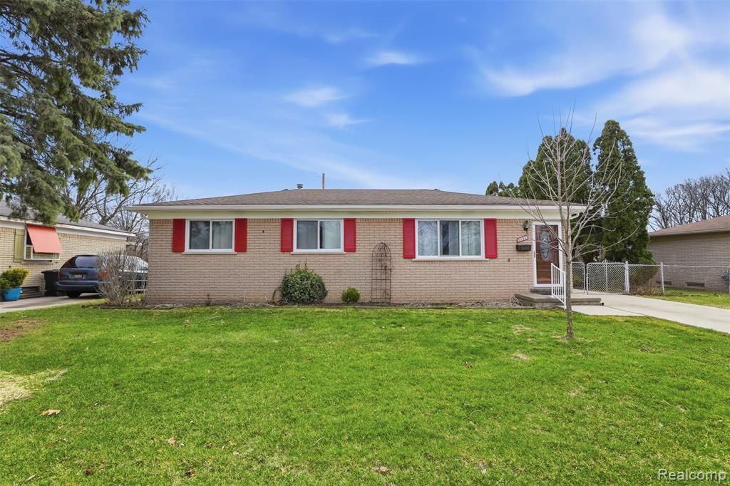 33519 Balmoral Street, Westland, MI 48185 Main Photo