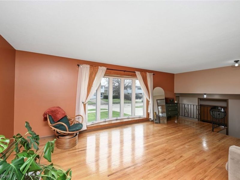 6878 Lantern Lane, Parma Heights, OH 44130 Photo 14