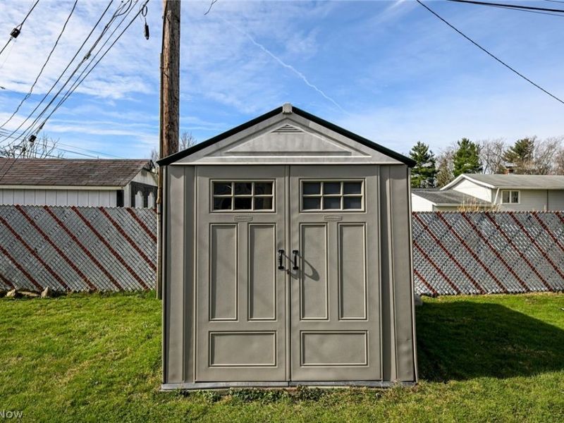 6878 Lantern Lane, Parma Heights, OH 44130 Photo 5