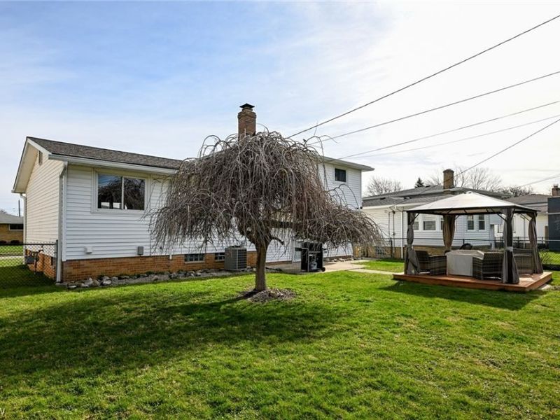 6878 Lantern Lane, Parma Heights, OH 44130 Photo 7