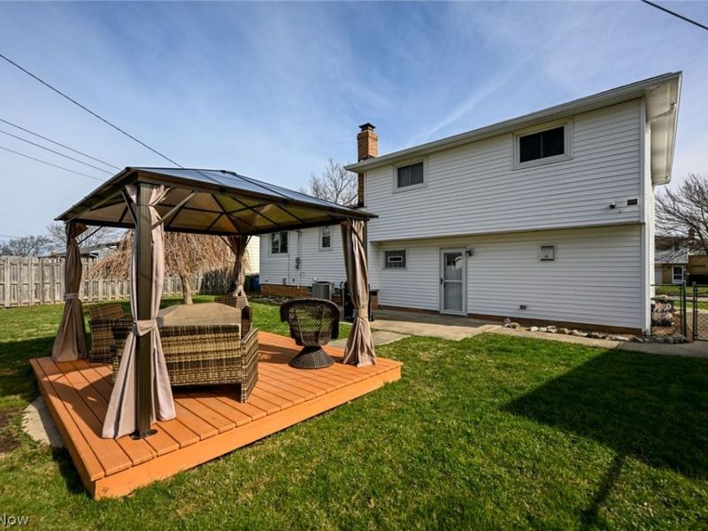 6878 Lantern Lane, Parma Heights, OH 44130 Photo 8