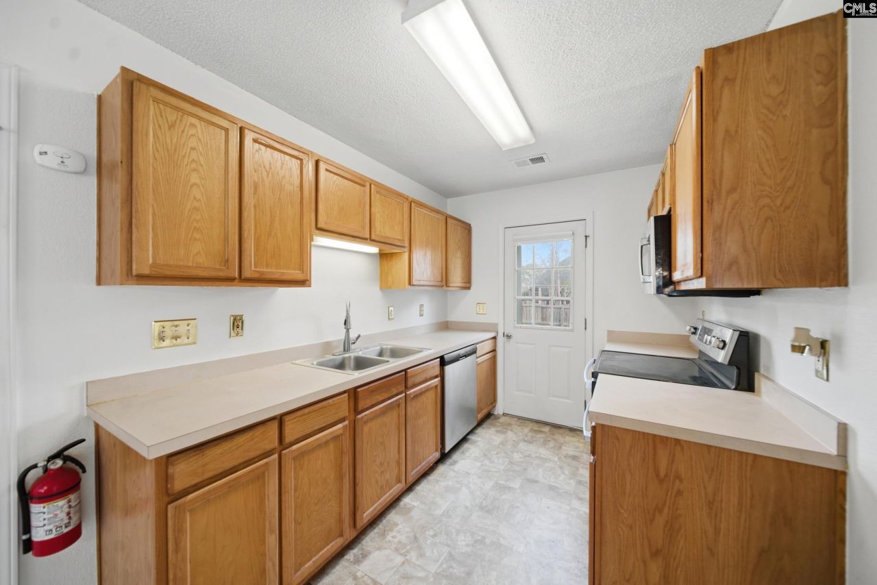 304 Kingston Trace Road  Photo 10