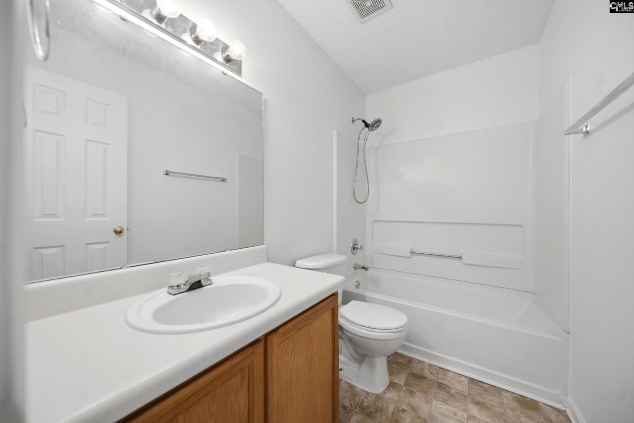 304 Kingston Trace Road  Photo 17