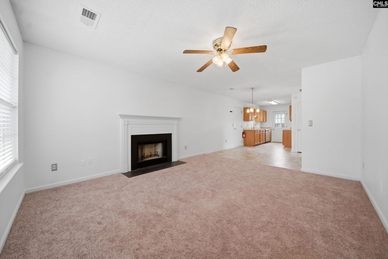 304 Kingston Trace Road  Photo 5