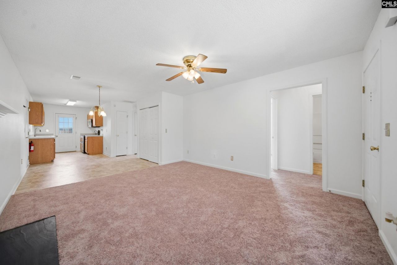 304 Kingston Trace Road  Photo 6