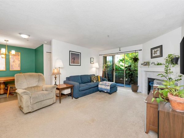 3363 Glasgow Ave, Unit 204, Saanich, BC V8X 1M5