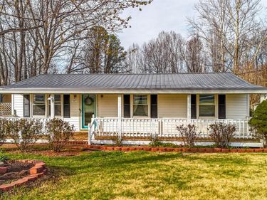 997 Toytown Rd., Amherst, VA 24521
