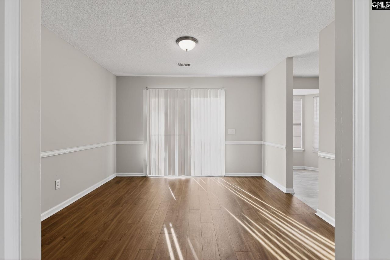 804 Winslow Way  Photo 4