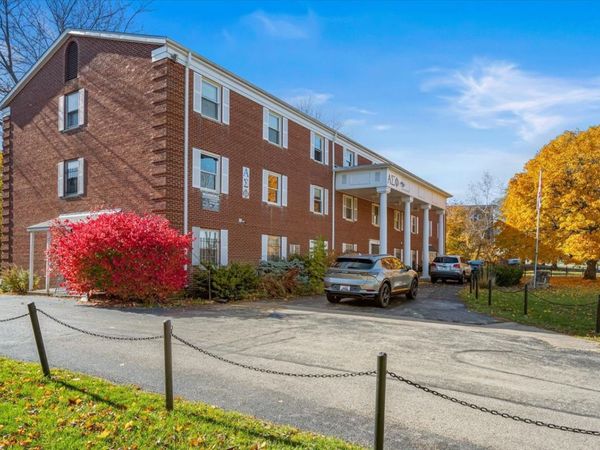 928 W Hillcrest Drive , DeKalb, IL 60115