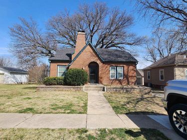 706 14th Street , Auburn, NE 68305