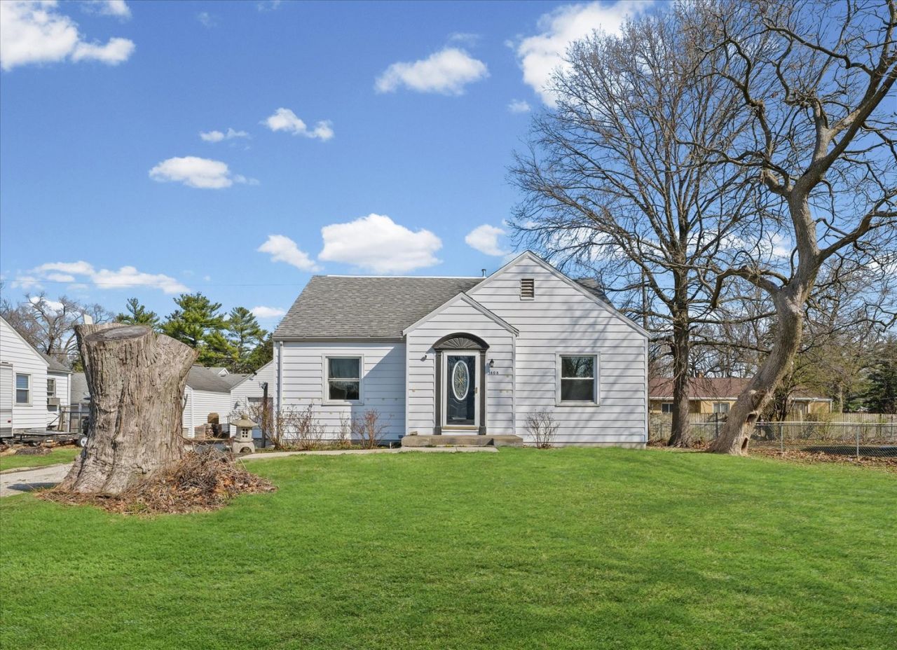 1608 W Springfield, Champaign, IL 61821 Main Photo