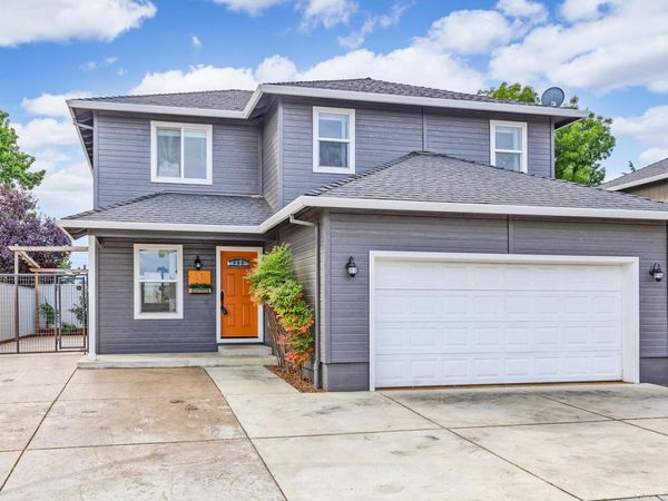 450 Freeman Road, Central Point, OR 97502