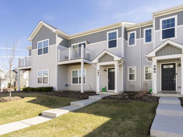 482 Comstock Rd Road, South Elgin, IL 60177