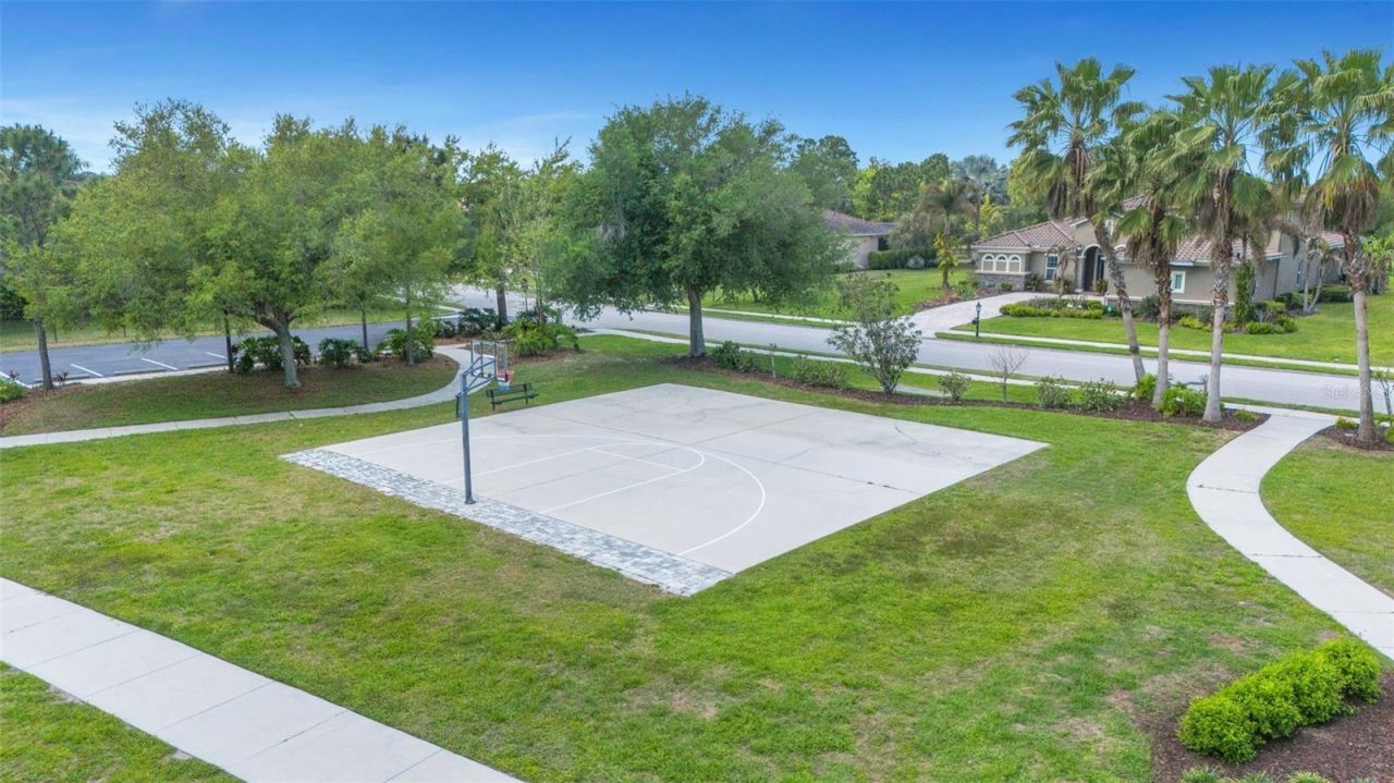 380 165th Court Ne, Bradenton, FL 34212 Photo