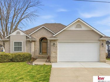 1138 Beaver Lake Boulevard, Plattsmouth, NE 68048