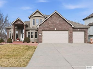 19534 Marcy Street , Elkhorn, NE 68002