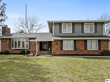 1415 Janssen Drive , Lincoln, NE 68506