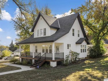 3021 Sheffield Street , Omaha, NE 68112