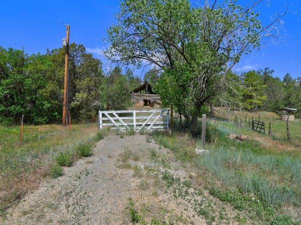 146 Skyland Boulevard , Tijeras, NM 87059