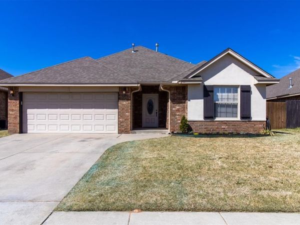 2305 Makaila Way, Yukon, OK 73099